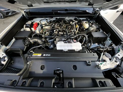 Used 2025 Toyota 4Runner SR5 image 31