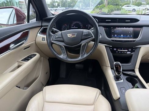 Used 2018 Cadillac XT5 Luxury w/ Driver Awareness Package FWD image 24