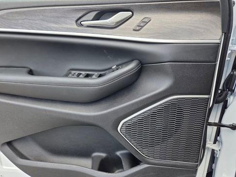 New 2026 Jeep Grand Cherokee L Limited RWD image 20