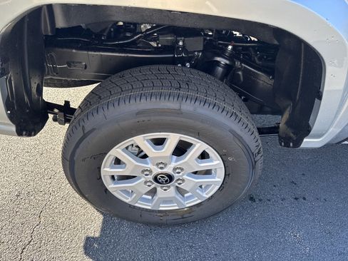 New 2025 Toyota Tacoma SR image 11