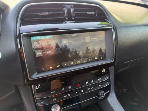 Used 2019 Jaguar F-PACE Premium AWD/4WD image 47
