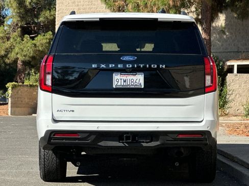 Used 2025 Ford Expedition Active AWD/4WD image 4
