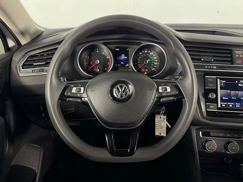 Used 2020 Volkswagen Tiguan S image 21