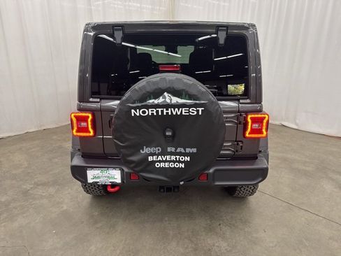 Used 2025 Jeep Wrangler Unlimited Rubicon image 22