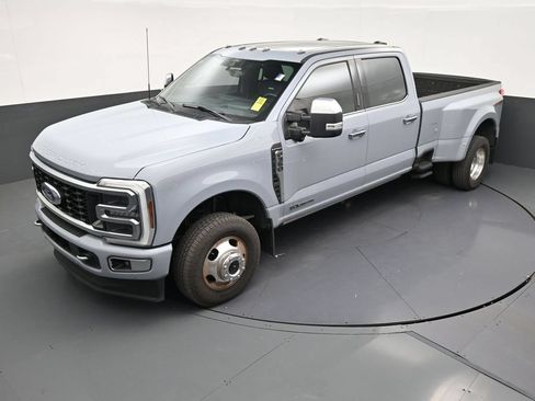 Used 2024 Ford F350 Platinum AWD/4WD image 12