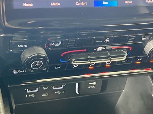 Used 2023 Jeep Grand Cherokee Limited w/ Black Appearance Package image 20