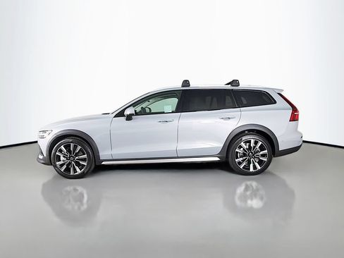 Certified 2026 Volvo V60 B5 Cross Country Ultra w/ Climate Package AWD/4WD image 4