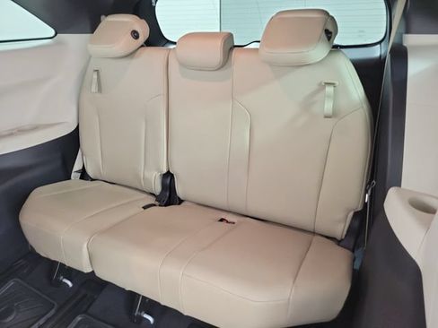 Used 2021 Toyota Sienna XLE FWD image 14