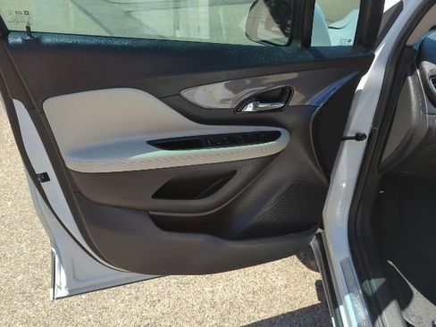 Used 2021 Buick Encore Preferred w/ Safety Package II AWD/4WD image 17