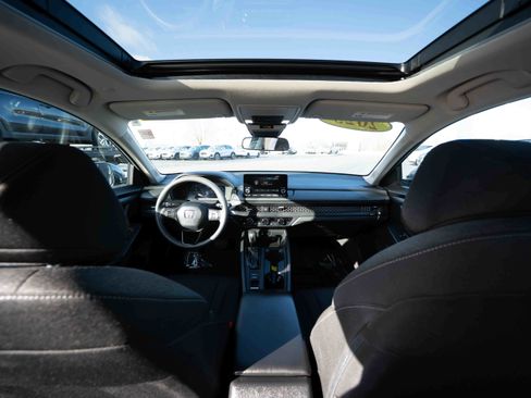 Used 2023 Honda Accord EX image 19