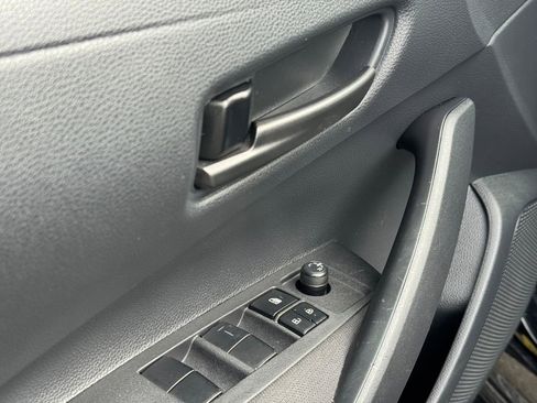 Used 2025 Toyota Corolla LE image 18