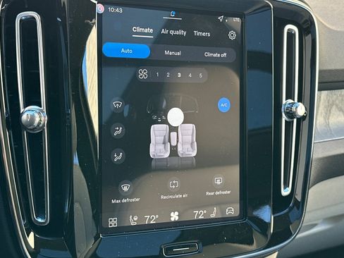 New 2026 Volvo XC40 B5 Ultra w/ Climate Package image 24