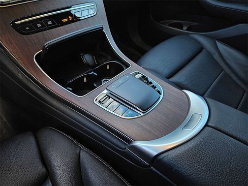 Used 2022 Mercedes-Benz GLC 300 4MATIC image 14