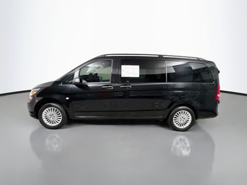 Used 2018 Mercedes-Benz Metris Passenger image 9