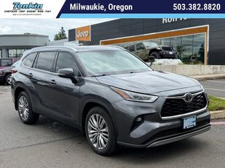 Used 2022 Toyota Highlander Platinum AWD/4WD video 1