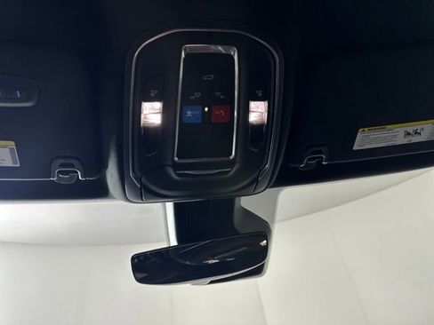 Used 2022 Jeep Wagoneer Series III w/ Flexible Seating Group image 24