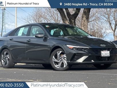 Used 2025 Hyundai Elantra Limited