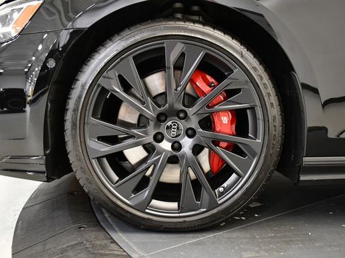 Used 2025 Audi S8 image 12