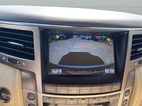 Used 2015 Lexus LX 570 4WD w/ Luxury Package image 25