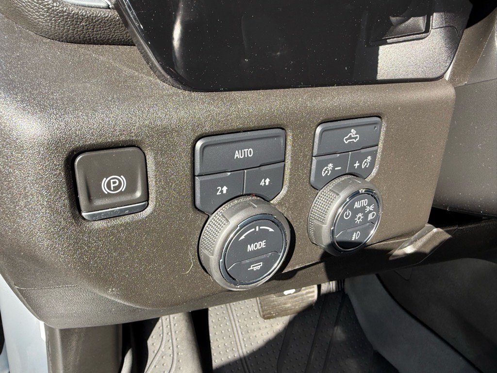 Used 2023 Chevrolet Silverado 1500 RST w/ Rally Edition AWD/4WD image 17