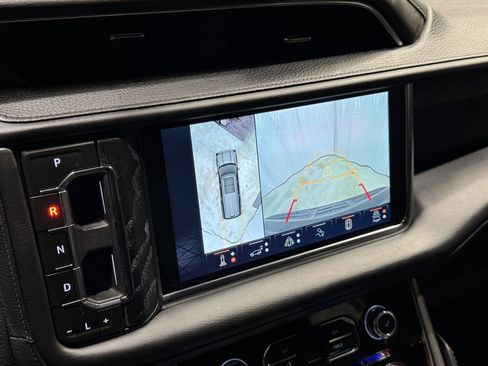 Used 2024 GMC Yukon Denali w/ Denali Reserve Package image 11