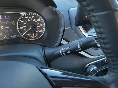 Used 2023 Nissan Altima 2.5 SV w/ SV Premium Package image 16