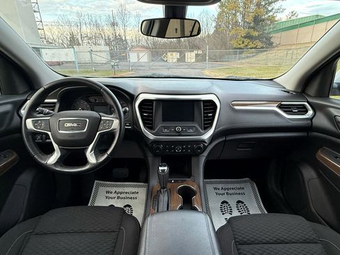 Used 2018 GMC Acadia SLE image 10