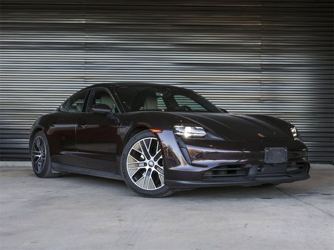 Certified 2021 Porsche Taycan 4S image 9