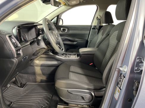 Used 2023 Kia Sorento LX image 20