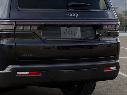 New 2026 Jeep Grand Wagoneer Limited AWD/4WD image 16