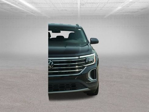 Used 2025 Volkswagen Atlas SE FWD image 42