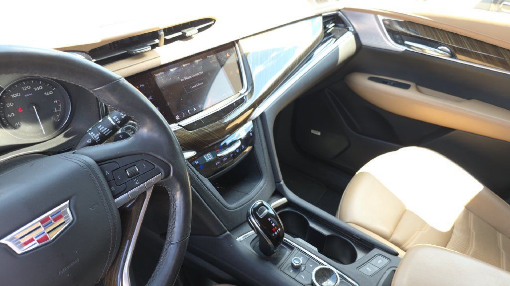 Used 2022 Cadillac XT6 Premium Luxury w/ Platinum Package FWD image 21