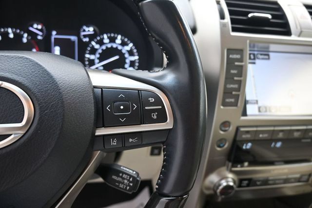 Used 2020 Lexus GX 460 Luxury w/ Luxury Sport Package AWD/4WD image 19