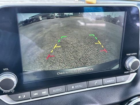 Used 2024 Nissan Sentra SV FWD image 17