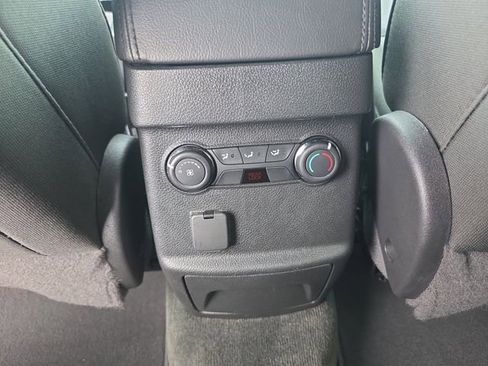 Used 2014 Ford Explorer XLT image 12