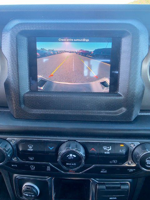 Used 2022 Jeep Gladiator Sport AWD/4WD image 17