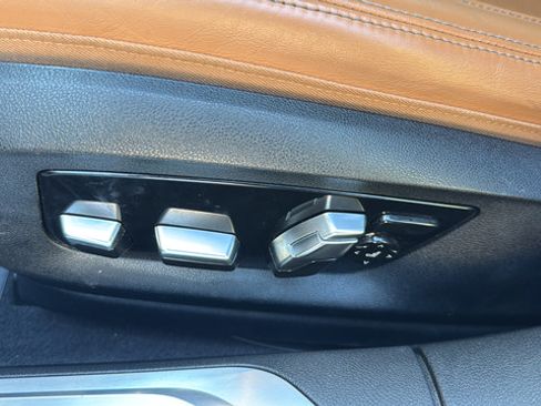 Used 2021 BMW 750i xDrive w/ Luxury Rear Seating Package AWD/4WD image 13