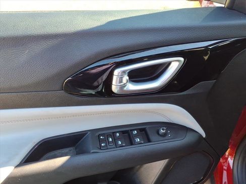 Used 2024 Jeep Compass Limited image 15