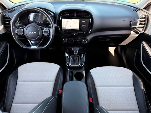 Used 2023 Kia Soul GT-Line image 12