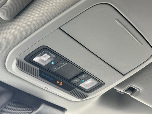 Used 2023 Ford F150 XLT image 23