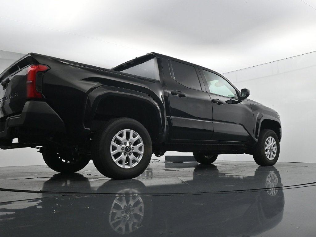 Used 2025 Toyota Tacoma SR AWD/4WD image 33