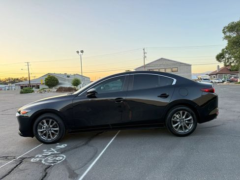 Used 2022 MAZDA MAZDA3 Sedan FWD image 8