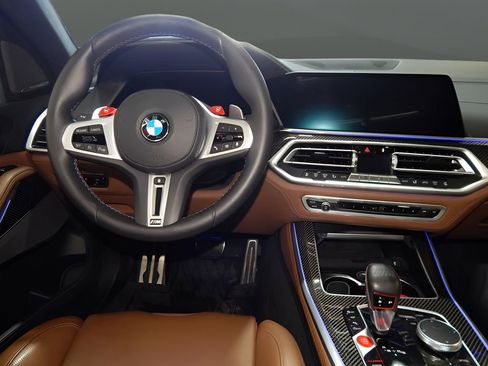 Used 2021 BMW X5 M w/ Executive Package AWD/4WD image 18
