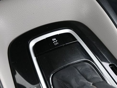 Used 2020 Toyota Corolla LE image 25