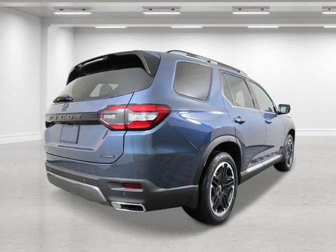 New 2026 Honda Pilot Touring image 3