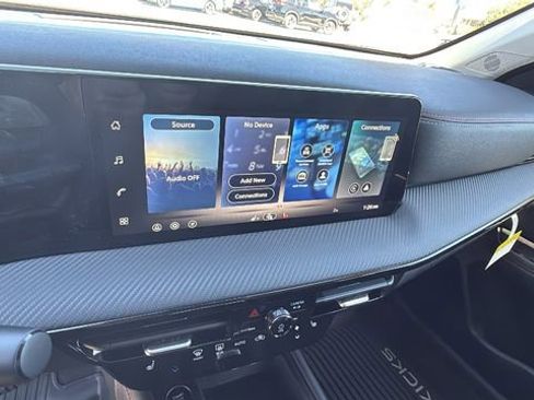 New 2026 Nissan Kicks SR w/ Cold Weather Package image 15