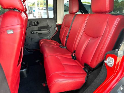 Used 2017 Jeep Wrangler Unlimited Sahara AWD/4WD image 23