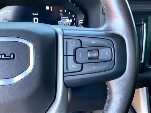 Used 2022 GMC Yukon XL Denali AWD/4WD image 25
