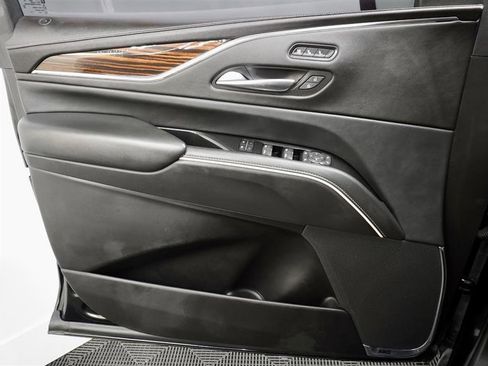 Used 2022 Cadillac Escalade ESV Premium Luxury AWD/4WD image 38