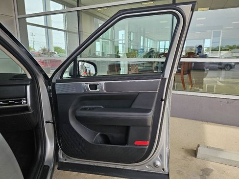 Used 2025 Hyundai Santa Fe SEL AWD/4WD image 11